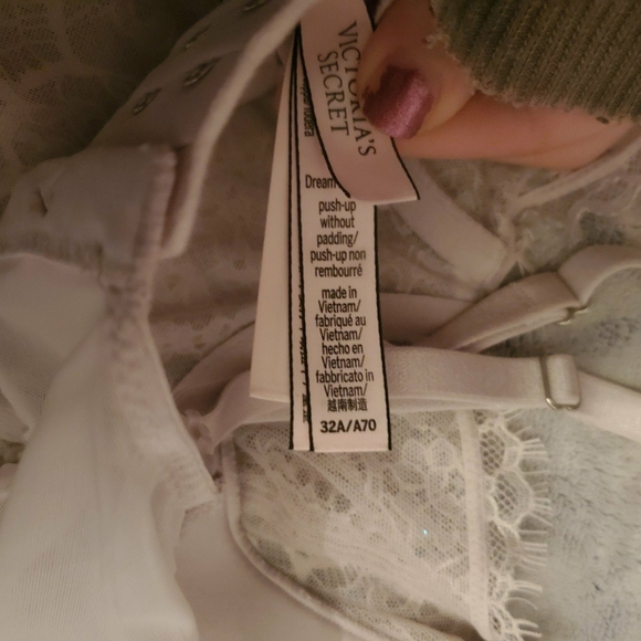 Victoria Secret Bra - Picture 4 of 4